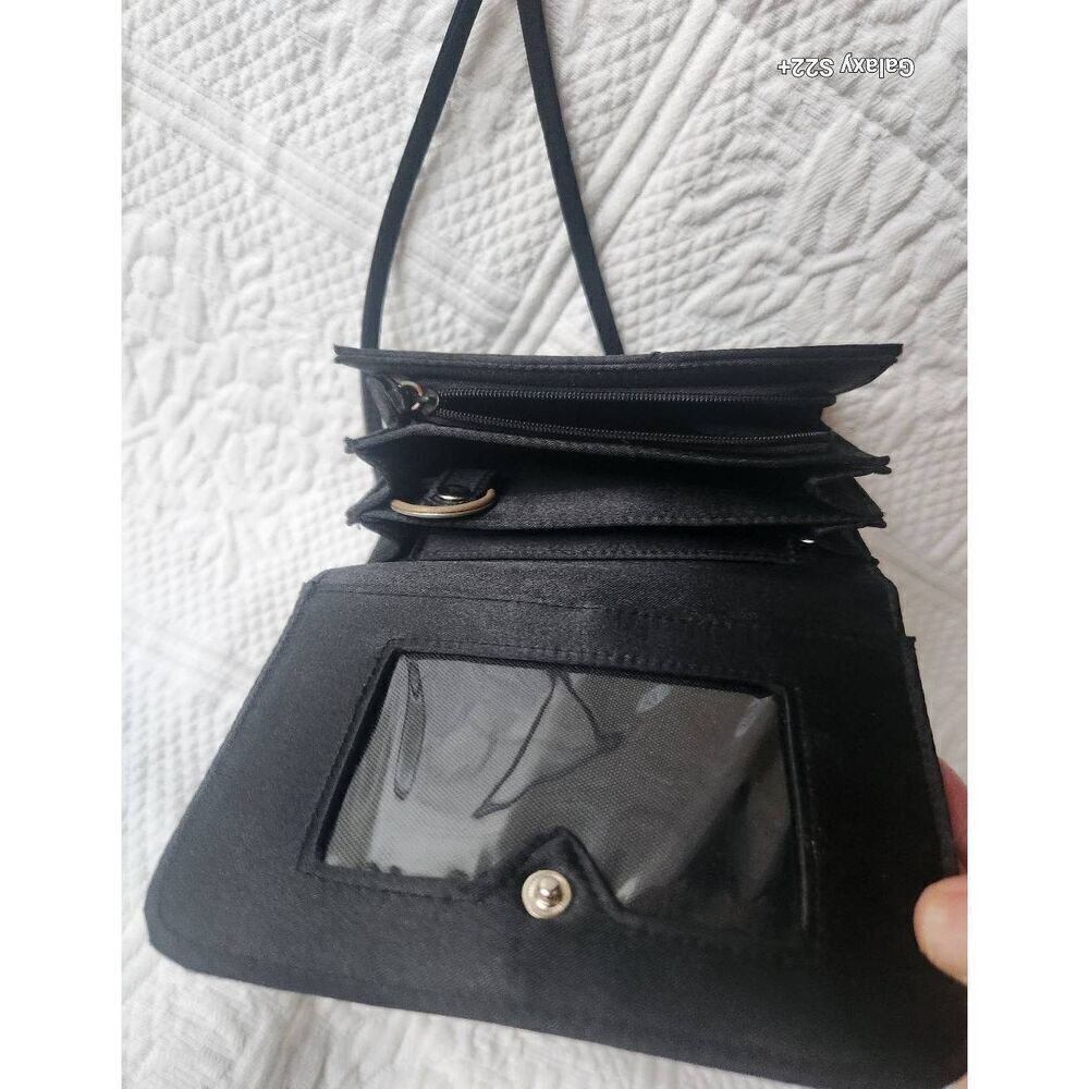 Crossbody wallet